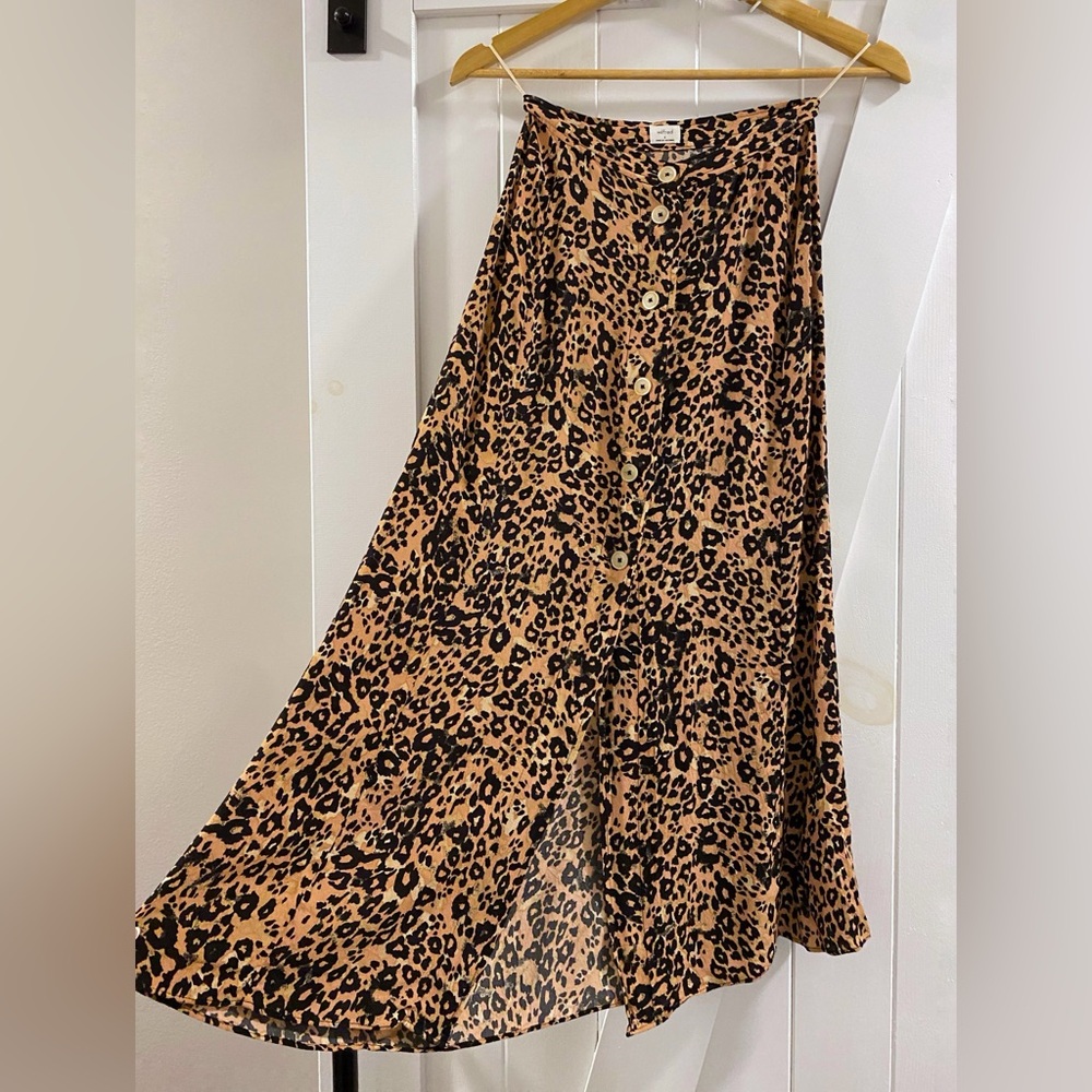 ARITZIA Amelie, Leopard Print Midi Skirt
